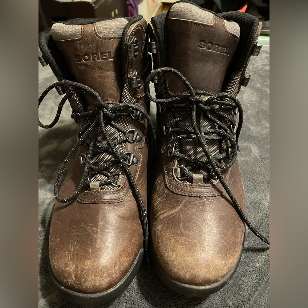Men’s sorel, brown leather hiking boots